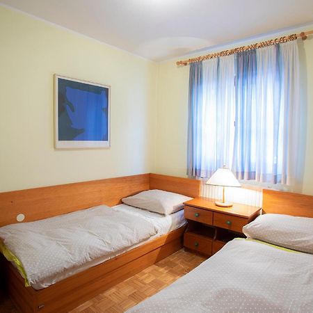 Apartments Baki كْرانْيِسكا غورا الغرفة الصورة